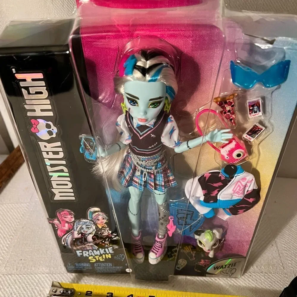 NWB Mattel - Collectible Monster High Frankie Stein Doll Can Ship Today.